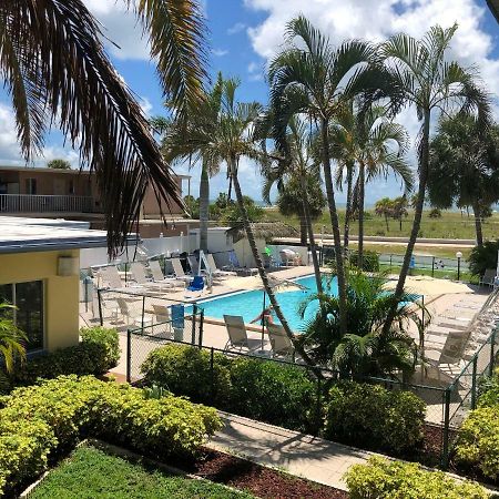 Arvilla Resort St. Pete Beach Extérieur photo