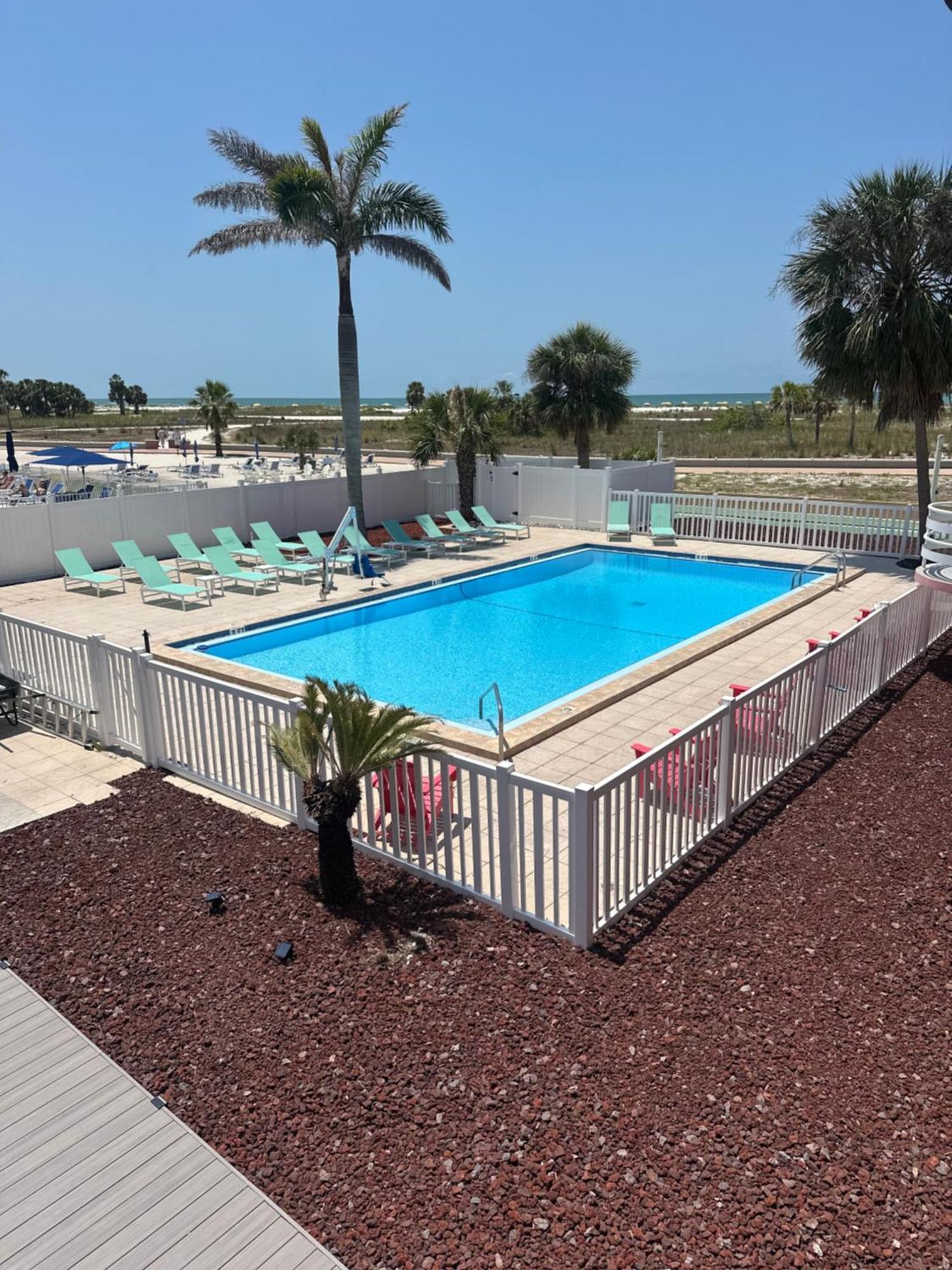 Arvilla Resort St. Pete Beach Extérieur photo