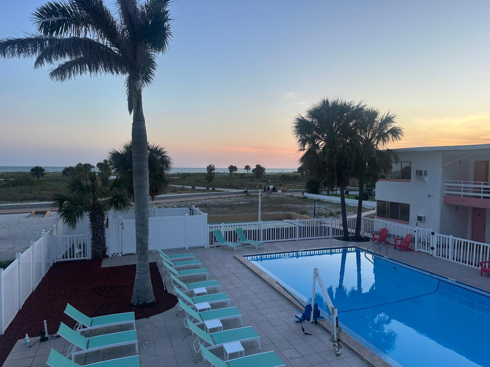 Arvilla Resort St. Pete Beach Extérieur photo