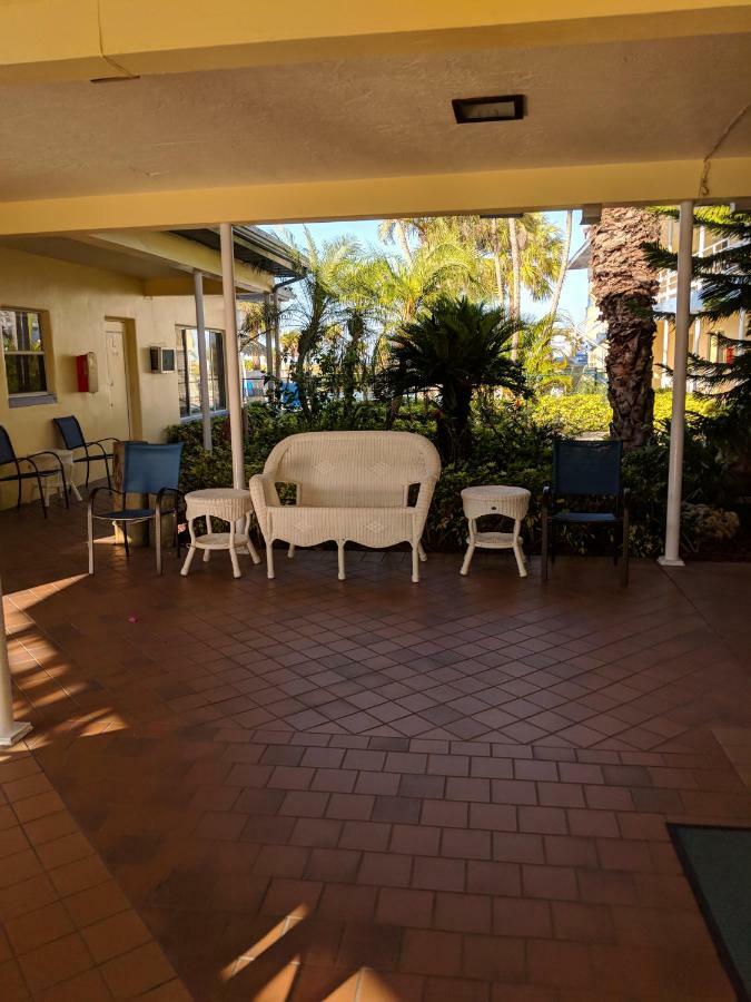 Arvilla Resort St. Pete Beach Extérieur photo